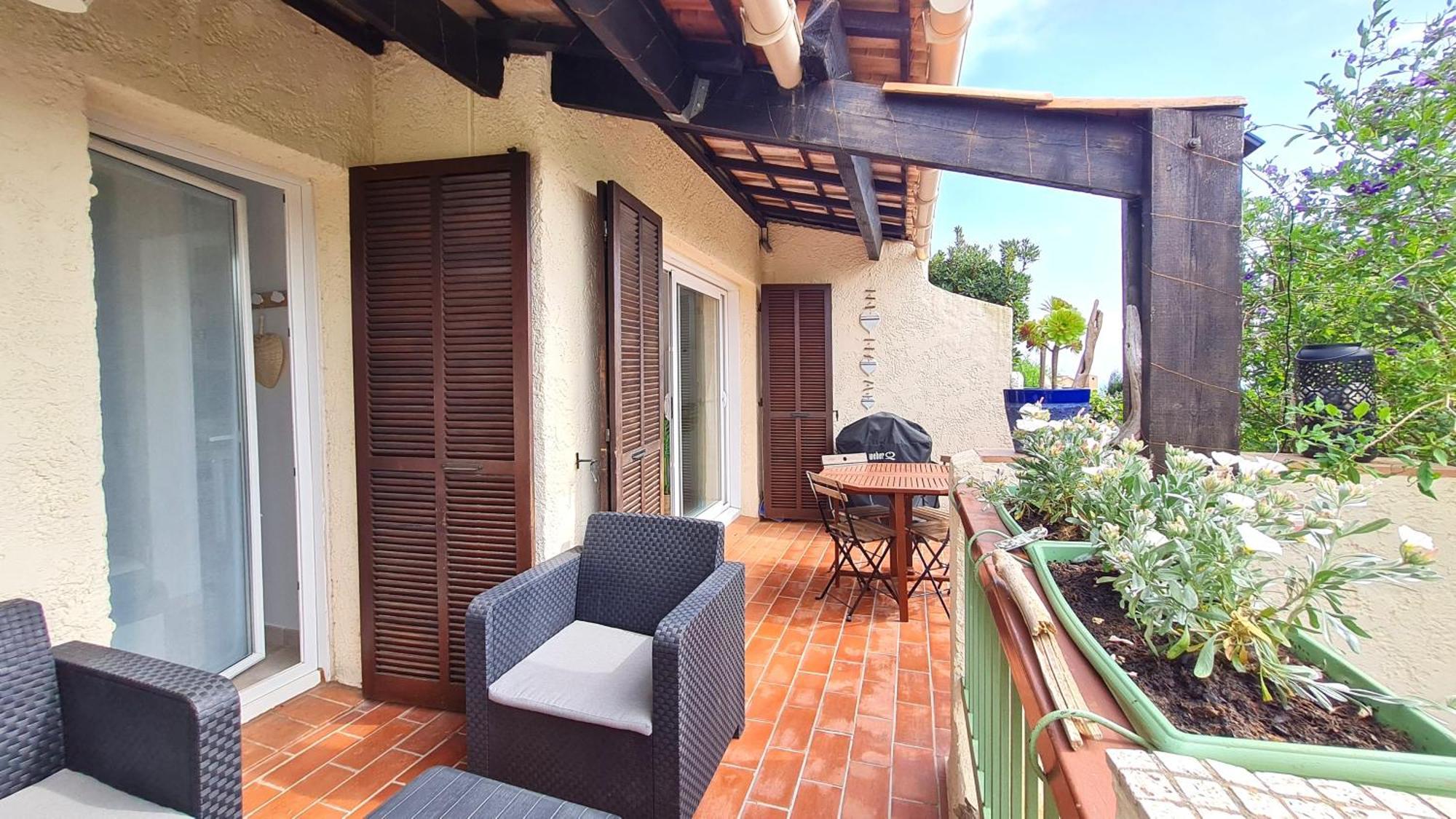 Bel Appartement Renove, Avec Terrasse Et Piscine La Croix-Valmer Eksteriør billede