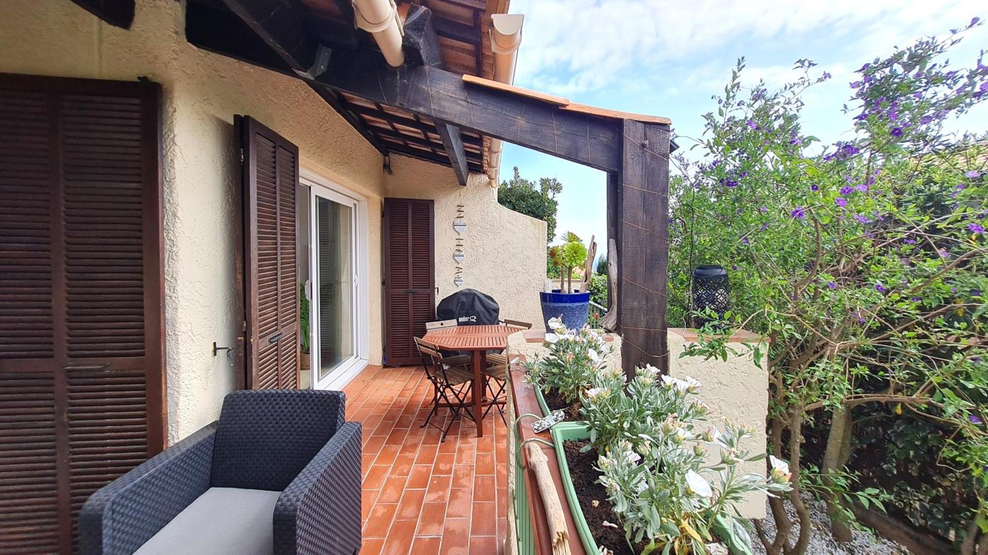 Bel Appartement Renove, Avec Terrasse Et Piscine La Croix-Valmer Eksteriør billede