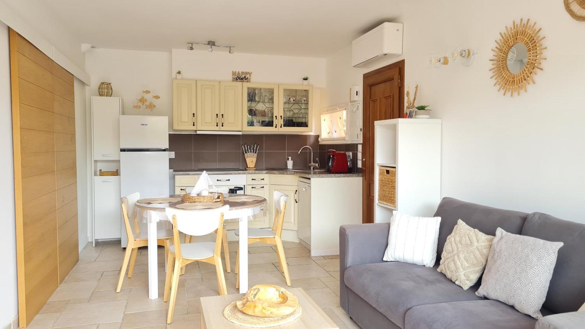 Bel Appartement Renove, Avec Terrasse Et Piscine La Croix-Valmer Eksteriør billede